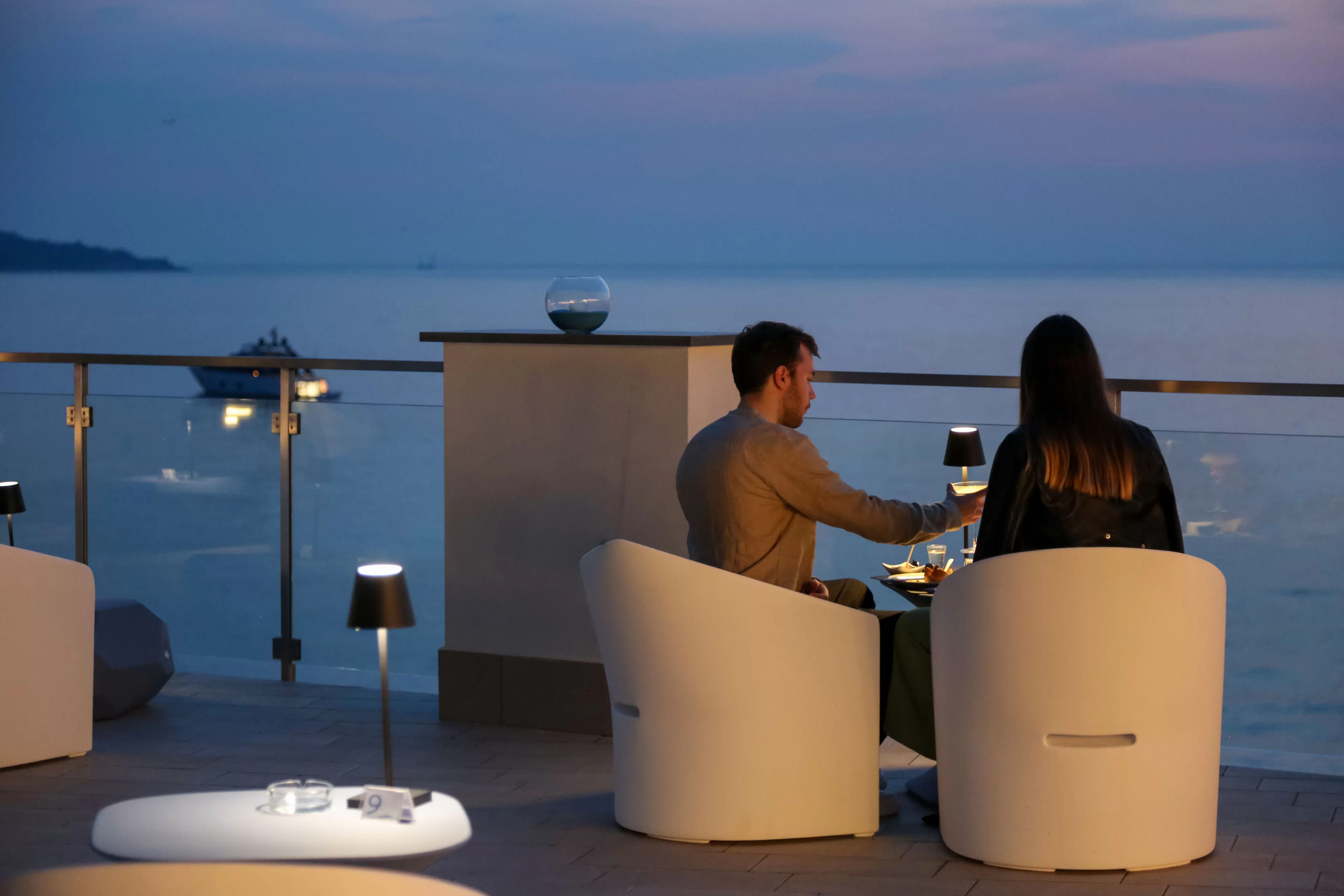 Essence Cocktail Bar